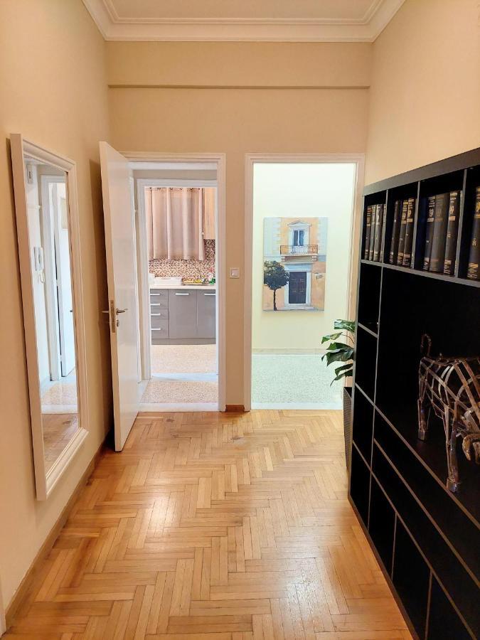 Grand Apartment In Parliament Square أثينا المظهر الخارجي الصورة