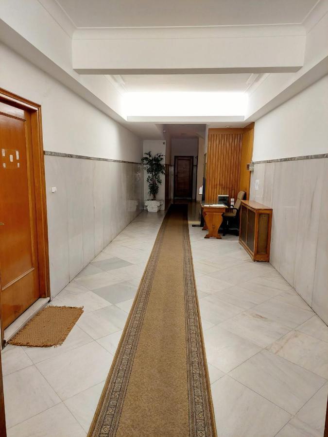 Grand Apartment In Parliament Square أثينا المظهر الخارجي الصورة