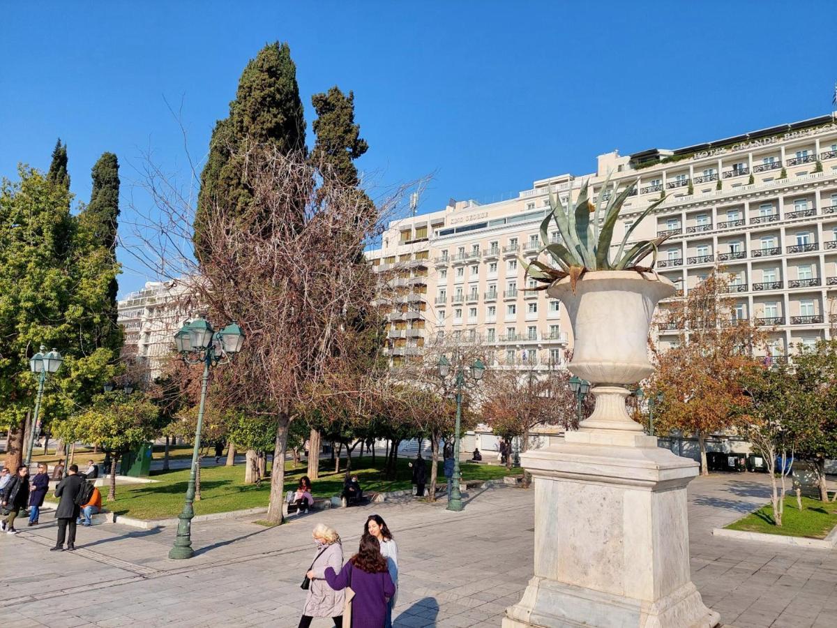 Grand Apartment In Parliament Square أثينا المظهر الخارجي الصورة