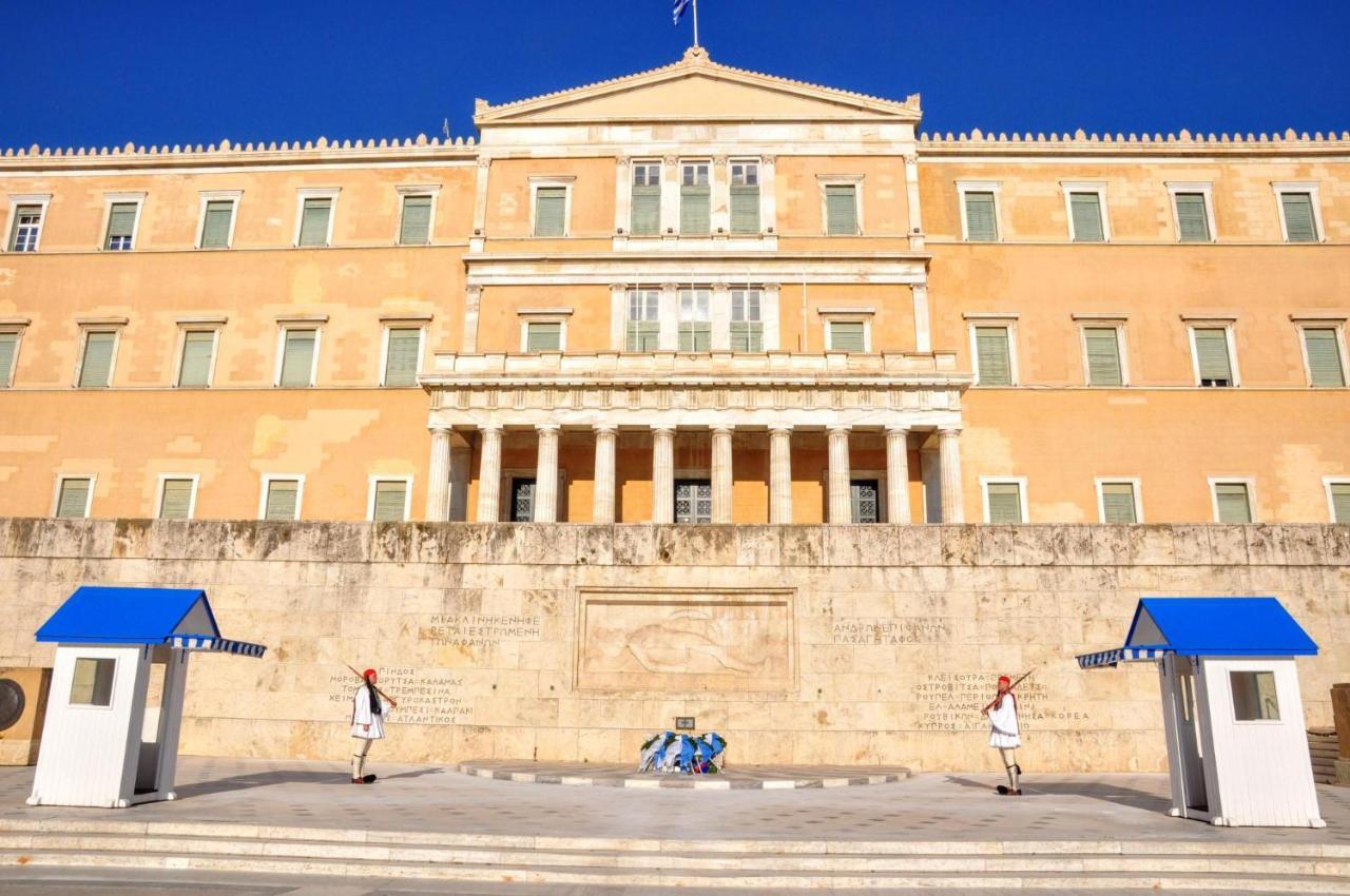 Grand Apartment In Parliament Square أثينا المظهر الخارجي الصورة